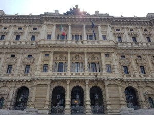 La sentenza della Cassazione sulla richiesta di differimento dell’esecuzione della pena nei confronti di Marcello Dell’Utri La sentenza della Cassazione sulla richiesta di differimento dell’esecuzione della pena nei confronti di Marcello Dell’Utri