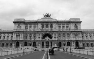 Concorso di norme e bis in idem sostanziale dopo la sentenza della Corte cost. 200/2016 Concorso di norme e bis in idem sostanziale dopo la sentenza della Corte cost. 200/2016