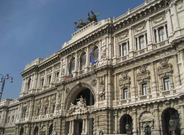 Il diritto di partecipazione al processo tra rescissione e incidente di esecuzione al vaglio della Sezioni Unite Cassazione