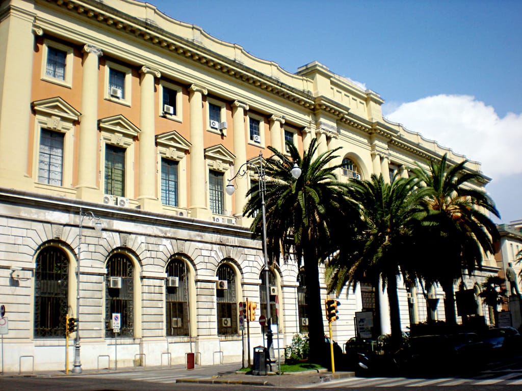 Non integra il delitto di stalking la minaccia che, seppur reiterata, non abbia carattere persecutorio (Corte App. Salerno, 27/11/2015) foto_procura