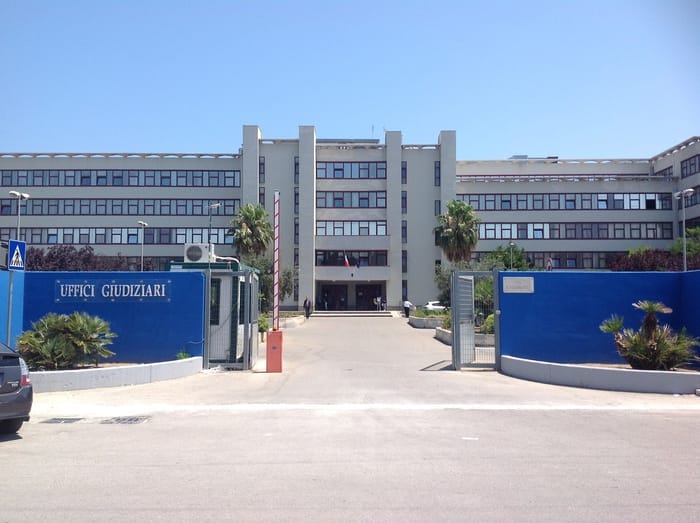 Reato di omessa dichiarazione: valore probatorio delle indagini bancarie e diritto al silenzio dell'imputato Tribunale di Bari, Sezione Penale