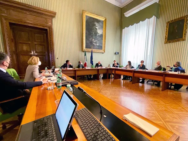 tavolo_penale2_600x450