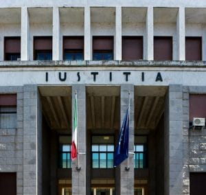 Nuove problematiche, vecchie questioni: ulteriori profili di illegittimità dei DPCM Nuove problematiche, vecchie questioni: ulteriori profili di illegittimità dei DPCM